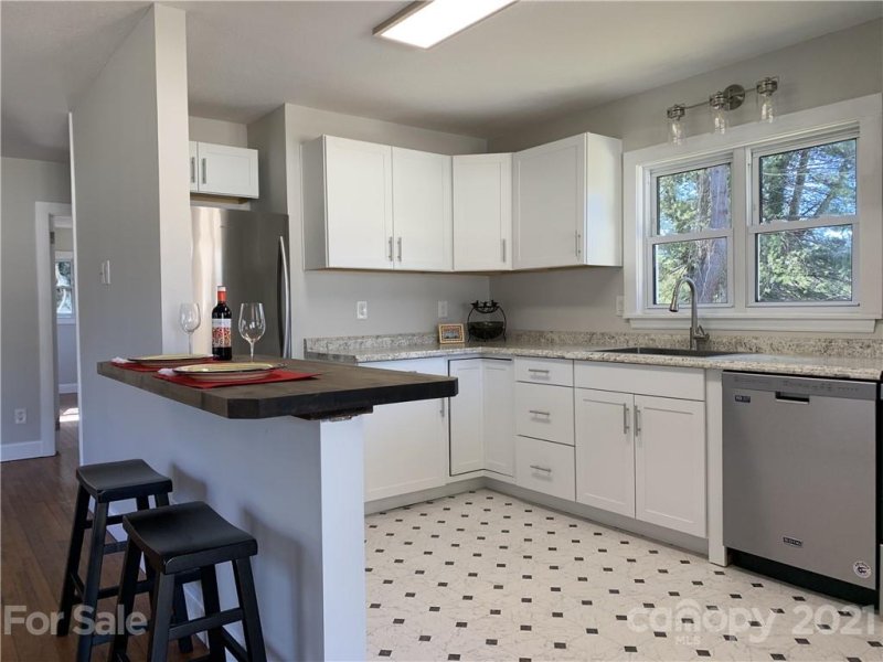 Property image 3 at 405 Caribou Road, Asheville, NC 28803