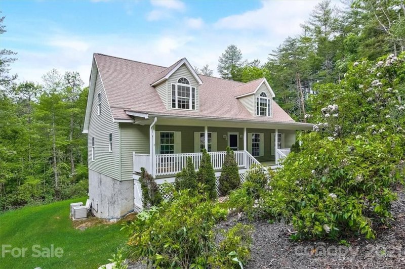 Property image 2 at 202 Oak Ridge Drive, Brevard, NC 28712