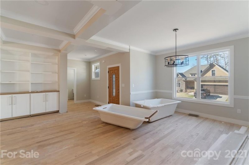 Property image 3 at 3912 13th Street, Hickory, NC 28601