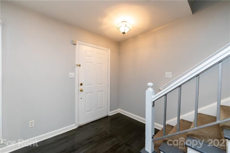 Property image 2 at 510 N Poplar Street, Charlotte, NC 28202