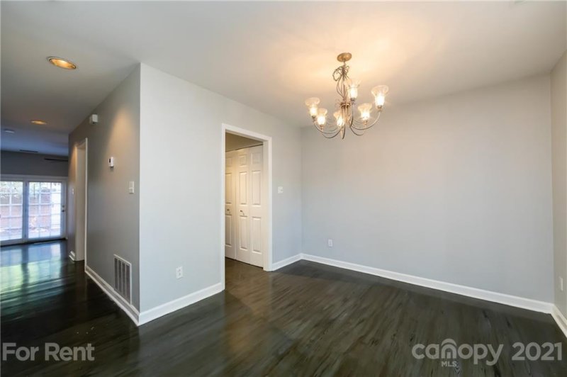 Property image 3 at 510 N Poplar Street, Charlotte, NC 28202
