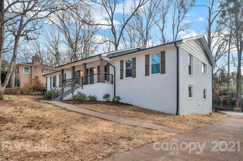 Property image 2 at 1726 Lumarka Drive, Charlotte, NC 28212