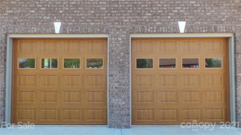 Property image 2 at 1753 Woodridge Circle, Hickory, NC 28602