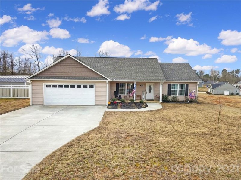 3197 Silver Fox Circle