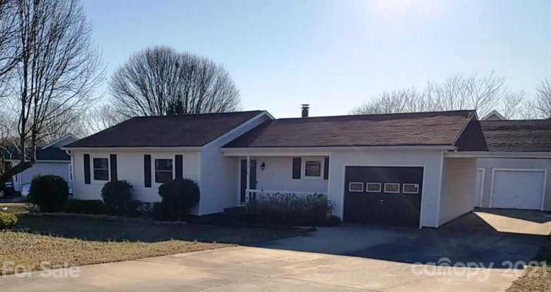 3312 Farm Lake Drive