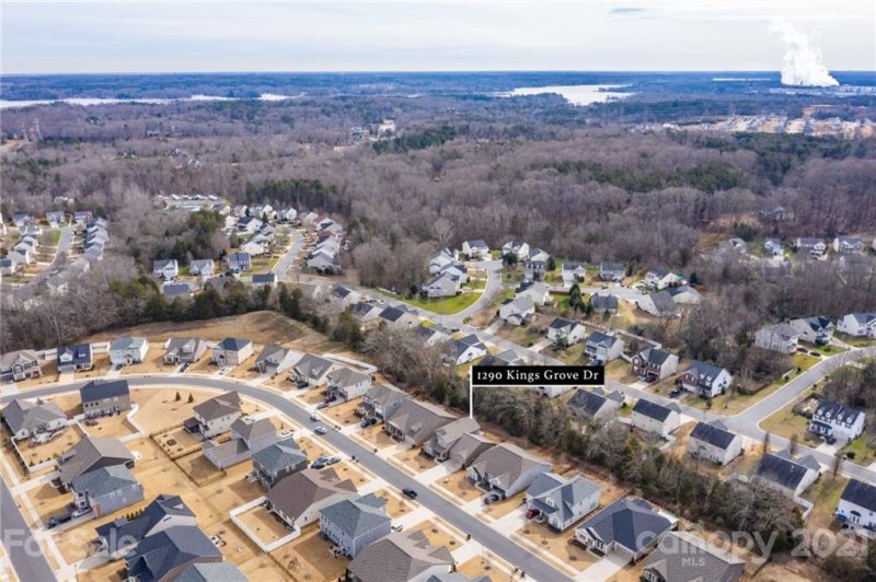 Property image 2 at 1290 Kings Grove Drive, York, SC 29745