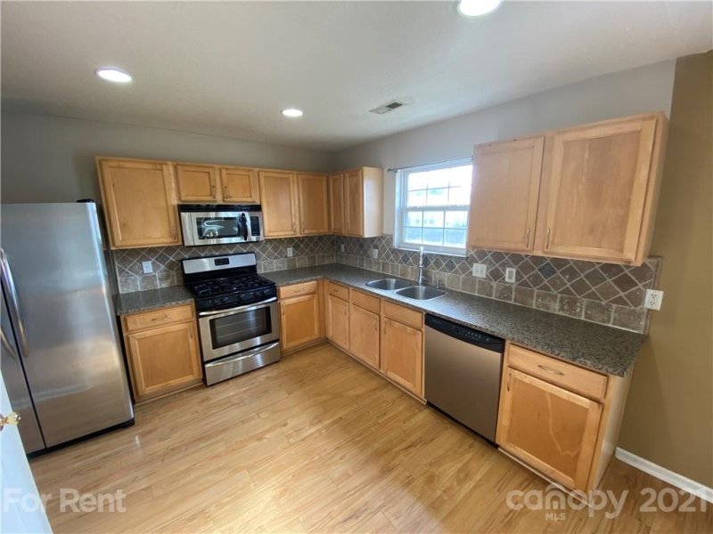 Property image 3 at 5133 Avening Court, Charlotte, NC 28215