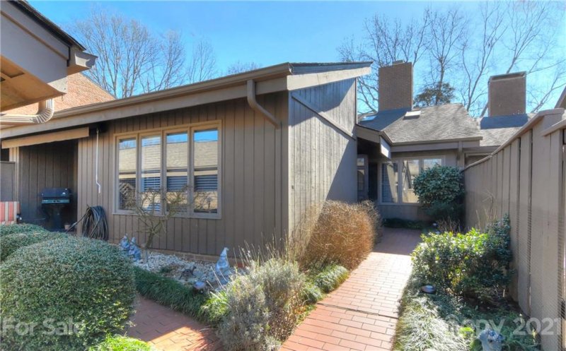 Property image 2 at 5009 Sunningdale Court, Charlotte, NC 28226