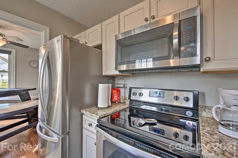 Property image 3 at 1400 Winston Drive, Charlotte, NC 28205