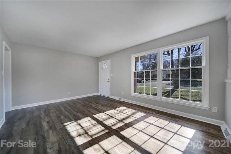 Property image 4 at 1711 Pondella Drive, Charlotte, NC 28213