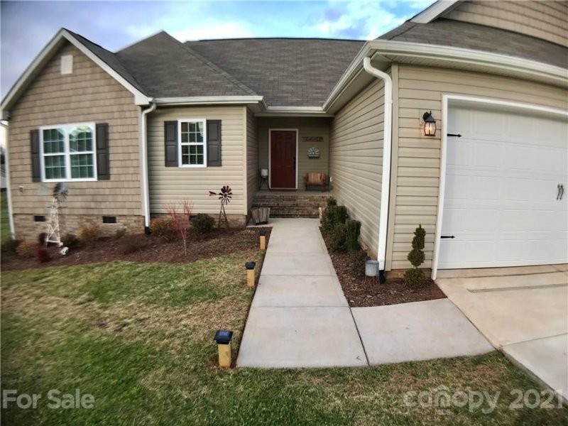 Property image 2 at 2674 Eagle Drive, Lincolnton, NC 28092