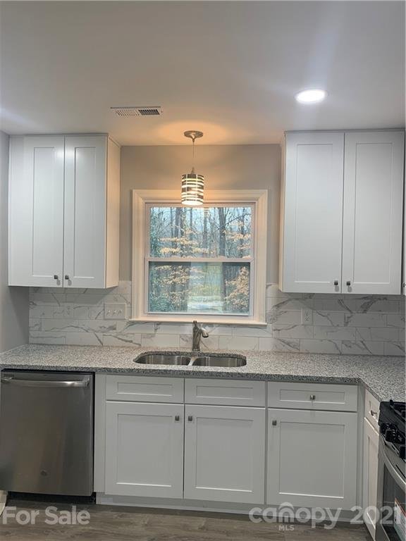 Property image 4 at 5724 Lawnmeadow Drive, Charlotte, NC 28216