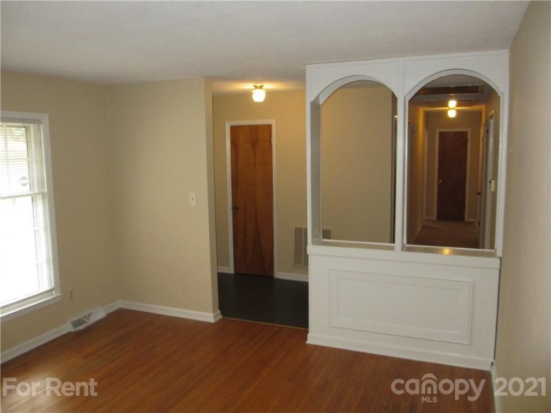 Property image 4 at 6537 Eaglecrest Road, Charlotte, NC 28212