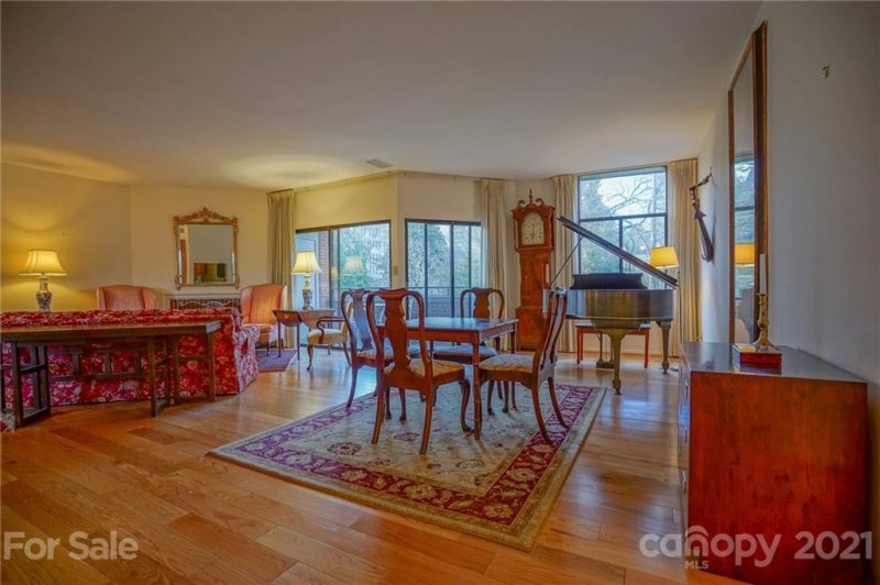 Property image 2 at 224 N Poplar Street, Charlotte, NC 28202