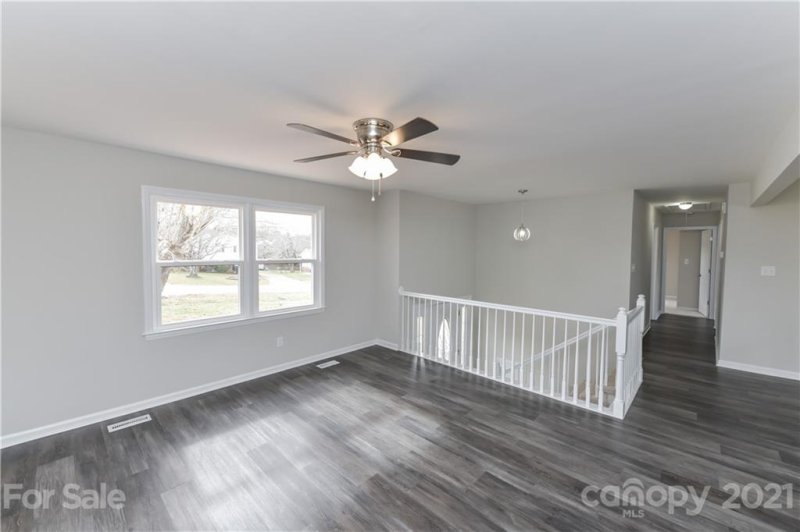 Property image 2 at 1772 Woodridge Circle, Hickory, NC 28602