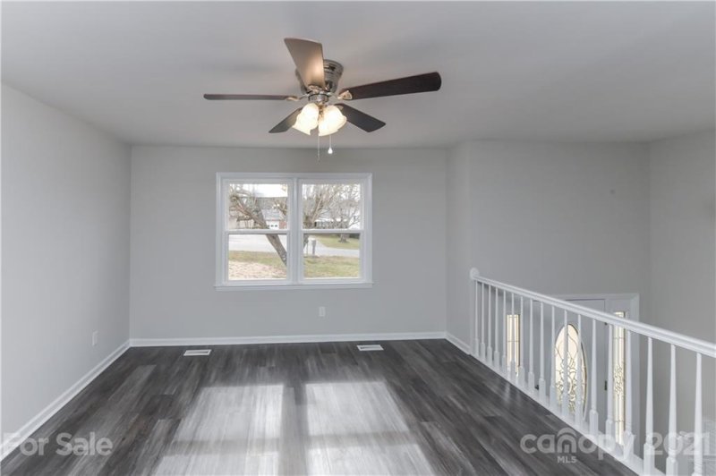 Property image 4 at 1772 Woodridge Circle, Hickory, NC 28602