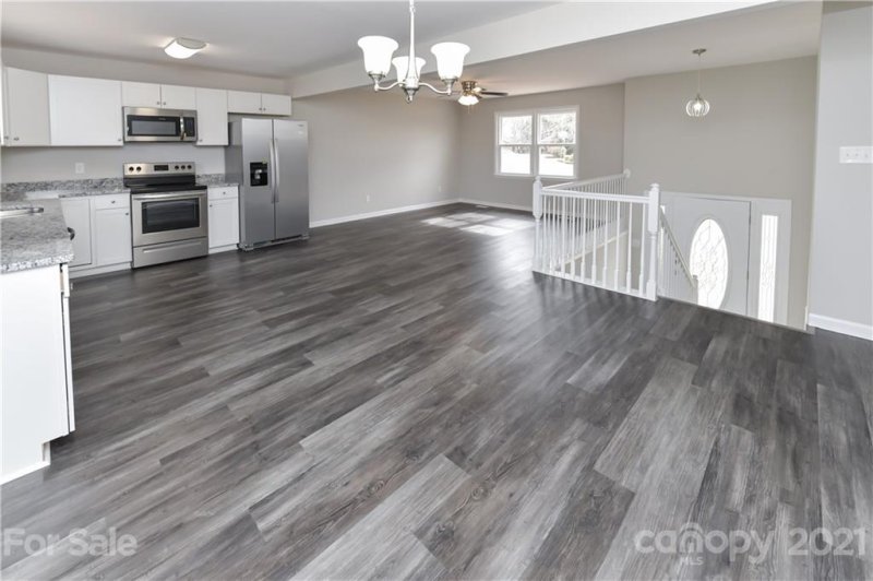 Property image 5 at 1772 Woodridge Circle, Hickory, NC 28602