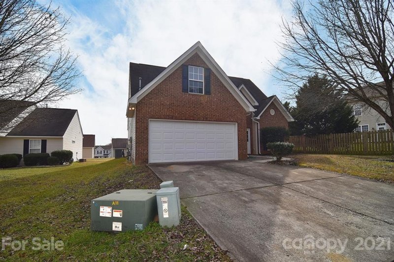 Property image 3 at 6656 Blythedale Drive, Charlotte, NC 28213