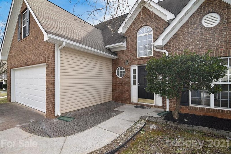 Property image 4 at 6656 Blythedale Drive, Charlotte, NC 28213