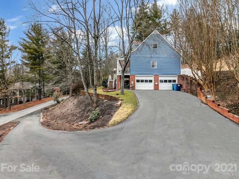 Property image 3 at 15 Moriah Lane, Asheville, NC 28803