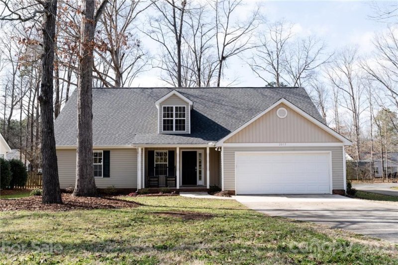 Property image 2 at 2013 Forget Me Not Lane, Wingate, NC 28174