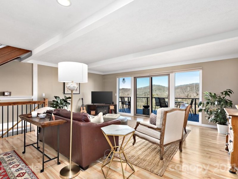 Property image 3 at 512 Davis Mountain Road, Hendersonville, NC 28739