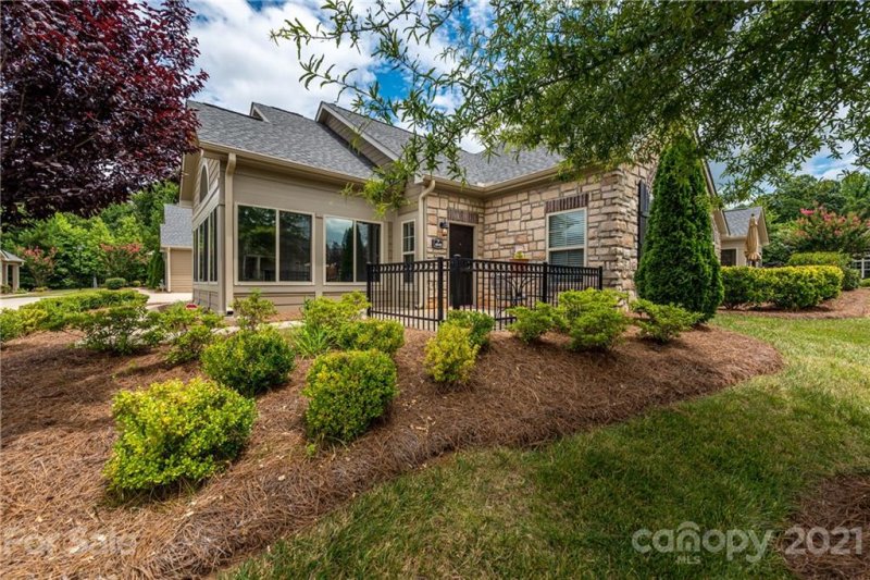 Property image 2 at 4949 Polo Gate Boulevard, Charlotte, NC 28216