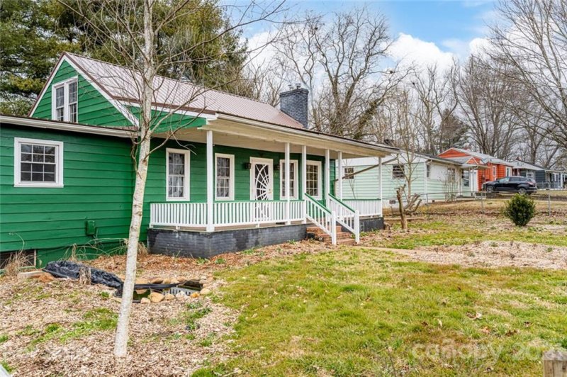 Property image 3 at 27 Kentucky Drive, Asheville, NC 28806