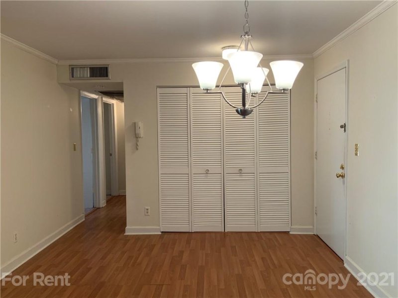 Property image 4 at 1323 Queens Road, Charlotte, NC 28207