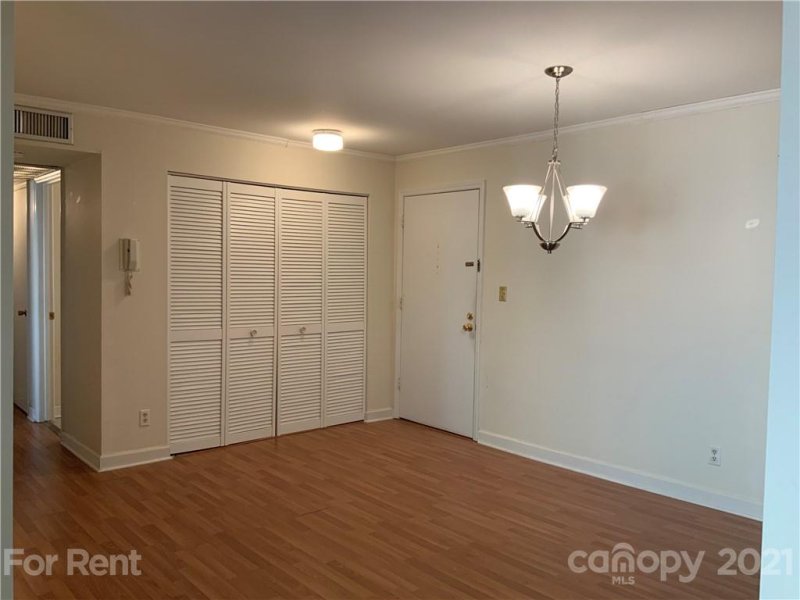 Property image 5 at 1323 Queens Road, Charlotte, NC 28207