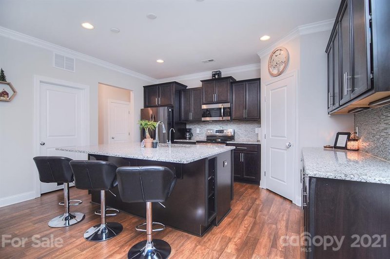 Property image 2 at 8736 Aspinwall Drive, Charlotte, NC 28216