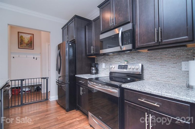 Property image 3 at 8736 Aspinwall Drive, Charlotte, NC 28216