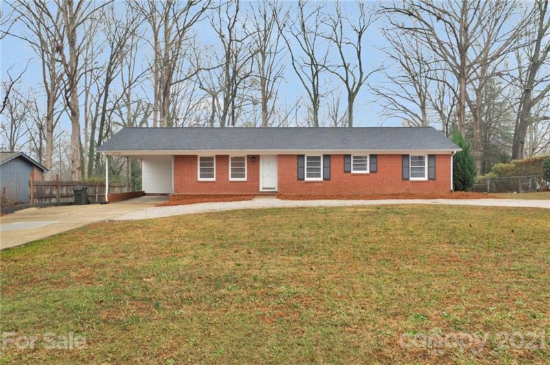 210 Cottage Place
