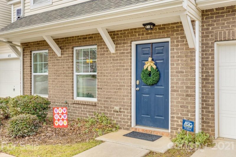 Property image 2 at 433 Battery Circle, Clover, SC 29710