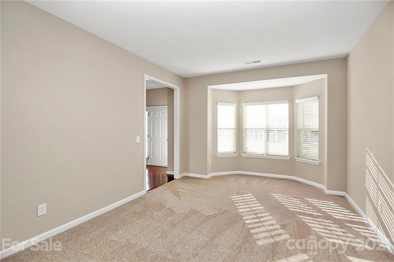 Property image 3 at 1515 Peachcroft Road, Charlotte, NC 28216
