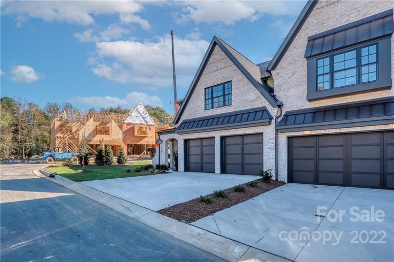 Property image 3 of 409 Audrey Place in Sutton Hall, Charlotte, NC 28226