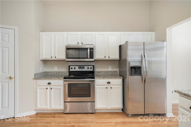 Property image 2 at 983 Stinson Glen Lane, Charlotte, NC 28214