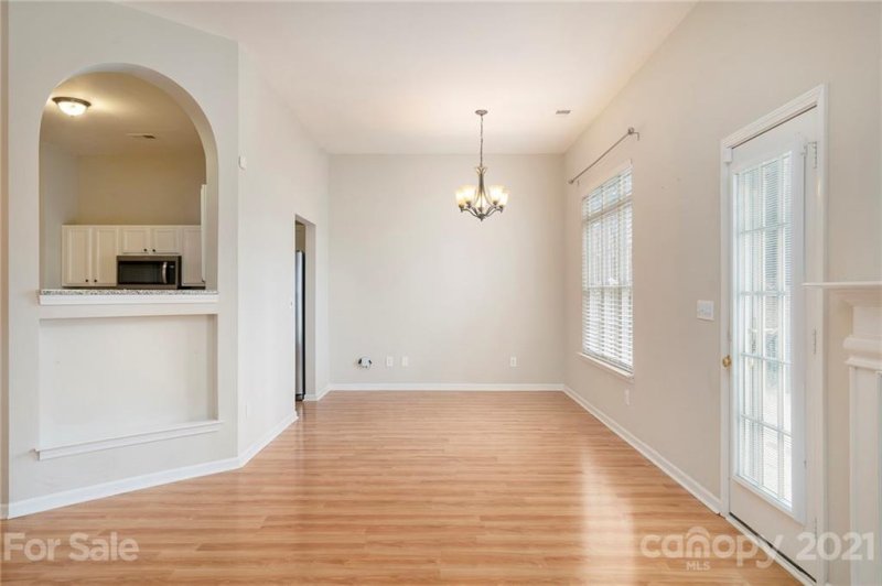 Property image 3 at 983 Stinson Glen Lane, Charlotte, NC 28214