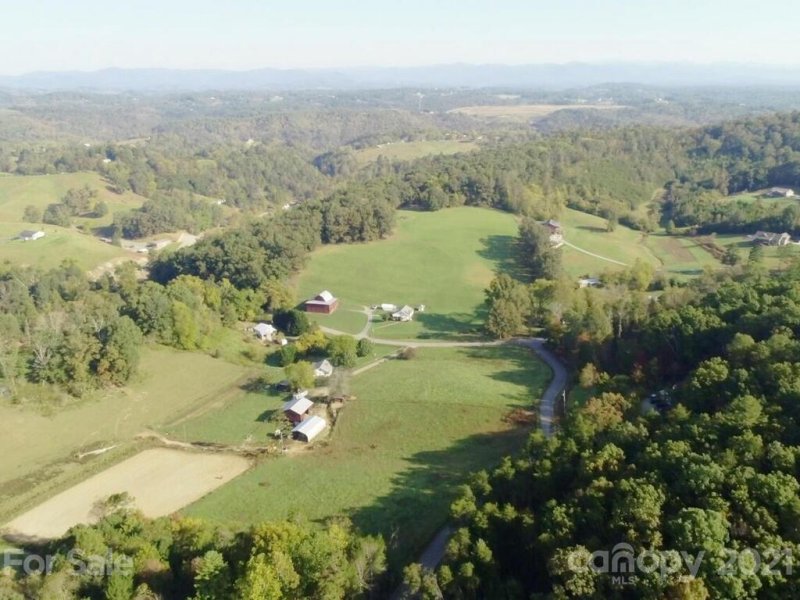 Property image 3 at 138 Saddle Ridge Drive, Alexander, NC 28701