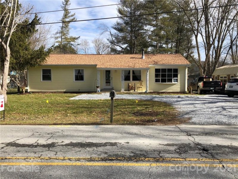 Property image 4 at 466 Etowah School Road, Hendersonville, NC 28739