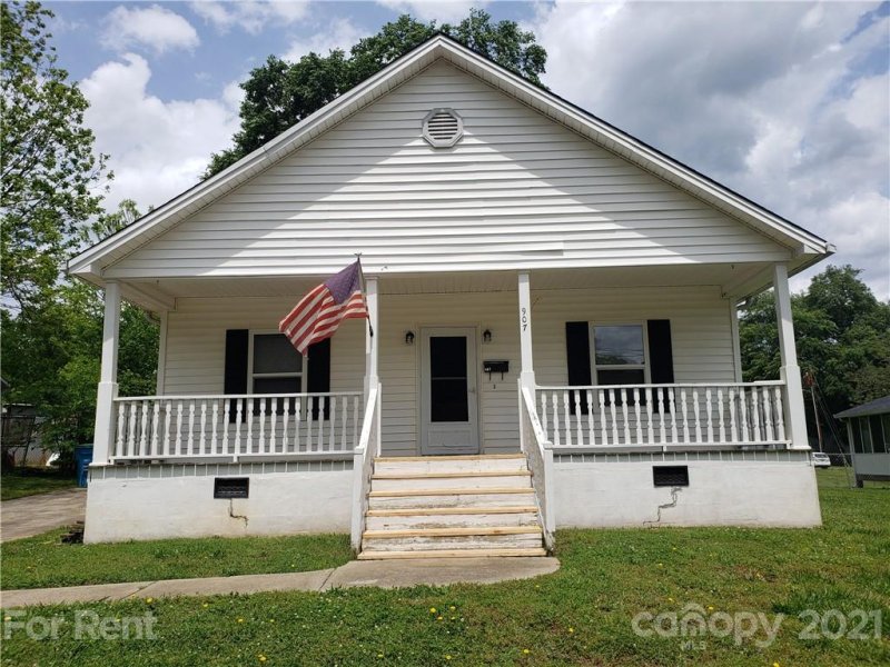 Property image 2 at 907 Laye Street, Belmont, NC 28012