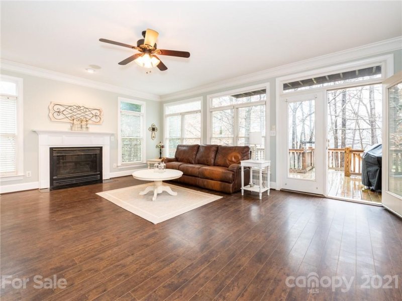 Property image 2 at 701 Eagle Point Court, Matthews, NC 28104