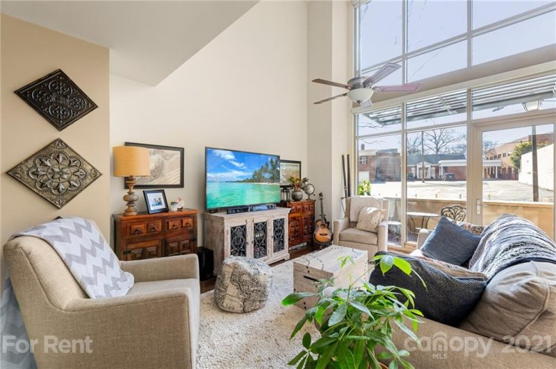 Property image 3 at 701 Royal Court, Charlotte, NC 28202