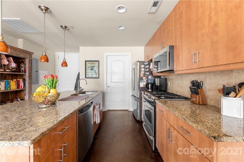 Property image 5 at 701 Royal Court, Charlotte, NC 28202