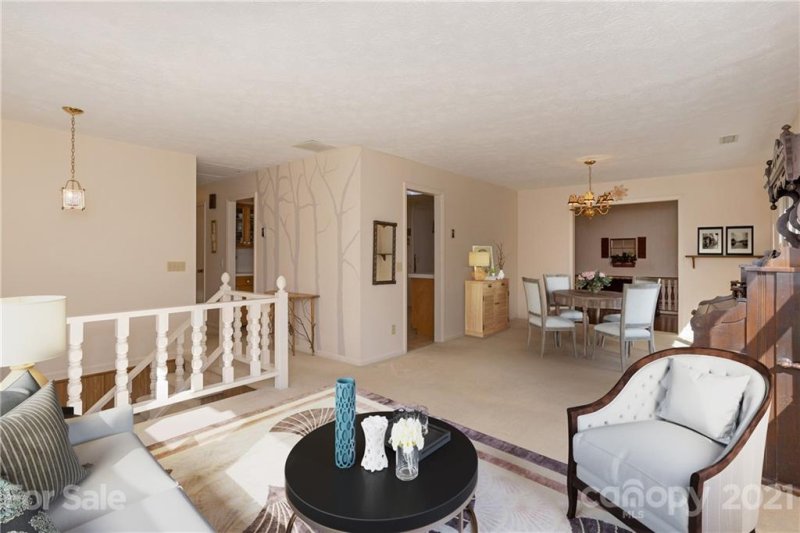 Property image 3 at 141 Long John Drive, Hendersonville, NC 28791