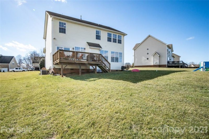 Property image 4 at 5038 Orchard Park Drive, Hickory, NC 28602