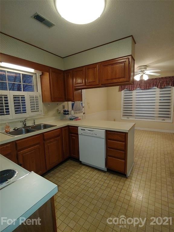 Property image 3 at 8921 Rittenhouse Circle, Charlotte, NC 28270