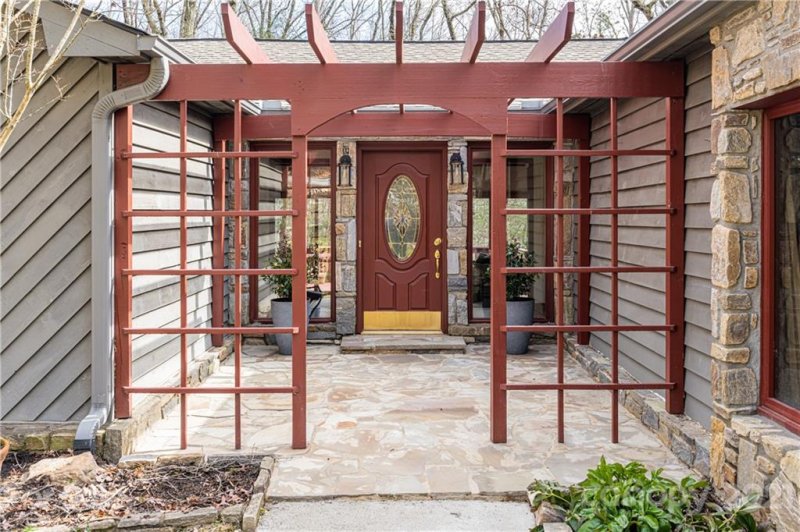 Property image 2 at 7 Glen Cove Drive, Arden, NC 28704