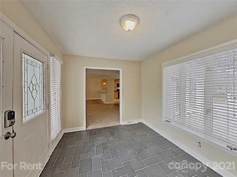 Property image 2 at 924 Pine Forest Road, Charlotte, NC 28214
