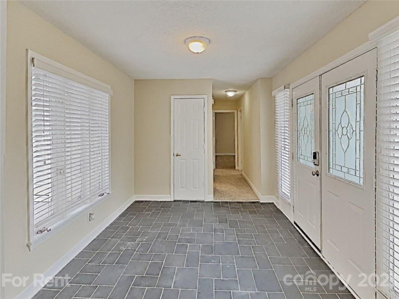 Property image 3 at 924 Pine Forest Road, Charlotte, NC 28214
